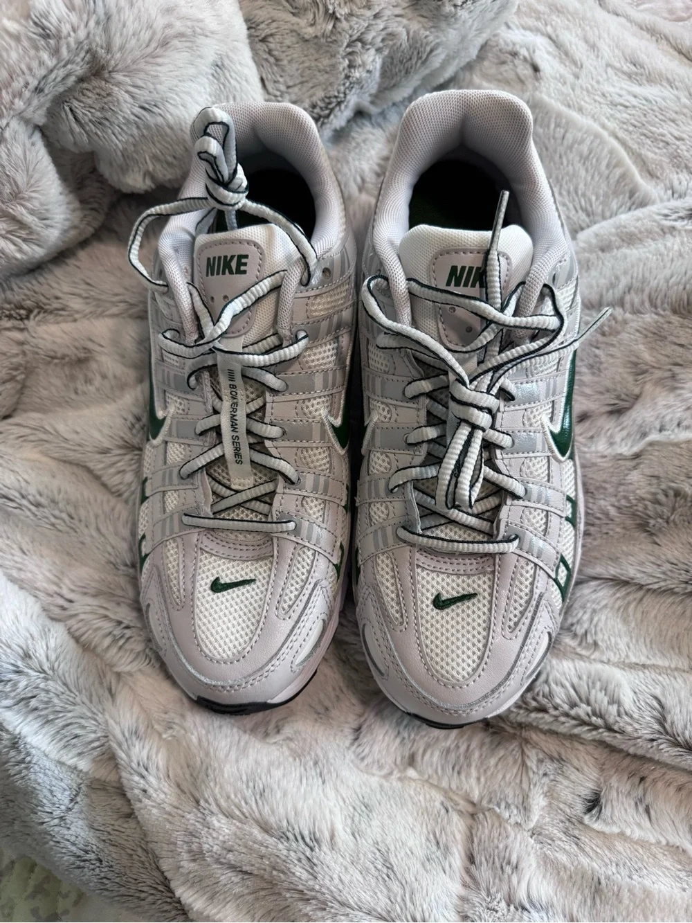 Nike P-6000 NWT